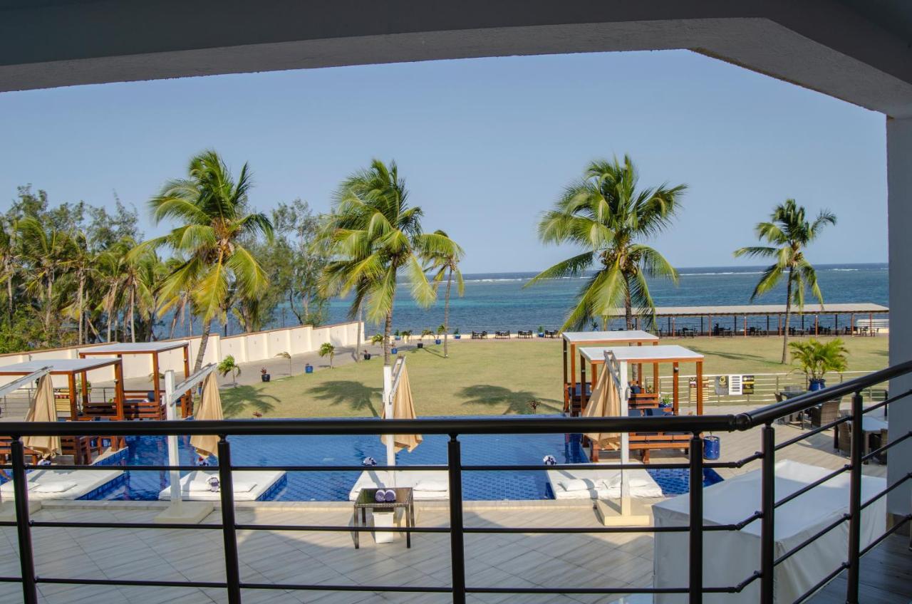 Jumeirah Beachfront Mombassa Buitenkant foto