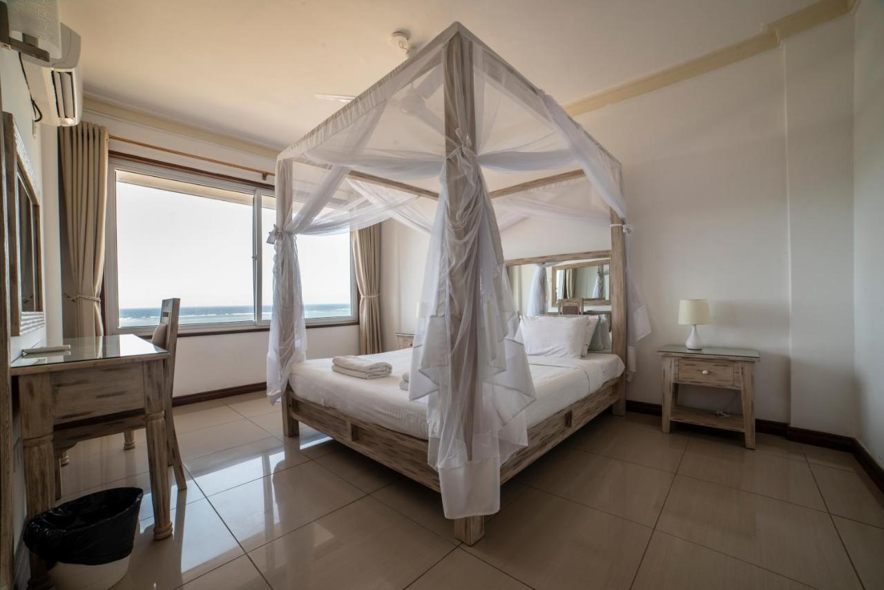 Jumeirah Beachfront Mombassa Buitenkant foto