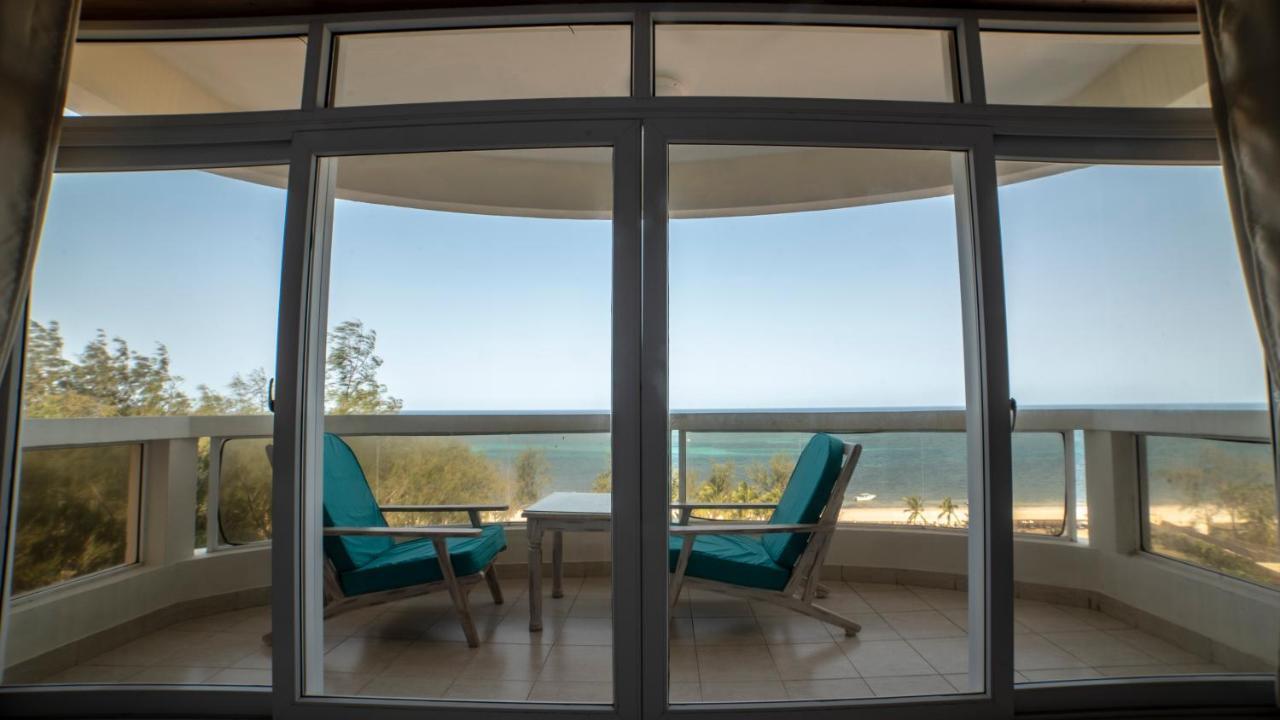 Jumeirah Beachfront Mombassa Buitenkant foto